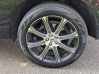 Volvo XC60 2.0h T8 Twin Engine Recharge 11.6kWh Inscription Pro SUV 5dr Pet