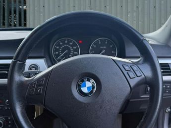 BMW 3 Series 2.0 318i SE Touring 5dr Petrol Steptronic Euro 5 (143 ps)