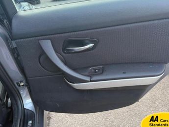 BMW 3 Series 2.0 318i SE Touring 5dr Petrol Steptronic Euro 5 (143 ps)