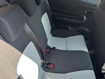 Toyota Yaris 1.5 VVT-h Icon Plus Hatchback 5dr Petrol Hybrid CVT Euro 5 (101 