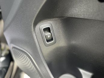 Mercedes-Benz A Class 1.3 A250e 15.6kWh AMG Line (Executive) Saloon 4dr Petrol Plug-in