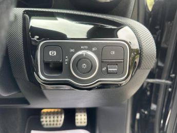Mercedes-Benz A Class 1.3 A250e 15.6kWh AMG Line (Executive) Saloon 4dr Petrol Plug-in