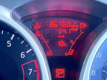 Nissan Juke 1.6 n-tec SUV 5dr Petrol CVT Euro 5 (117 ps)
