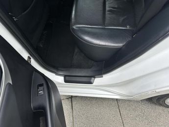Lexus CT 1.8 200h SE-L Hatchback 5dr Petrol Hybrid CVT Euro 5 (s/s) (136 
