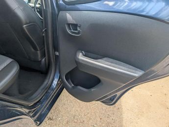 Toyota AYGO 1.0 VVT-i x-pression x-wave 5dr Petrol x-shift Euro 6 (Safety Se