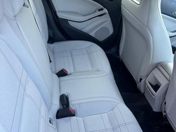 Mercedes-Benz GLA 1.6 GLA200 AMG Line (Executive) SUV 5dr Petrol 7G-DCT Euro 6 (s/