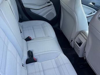 Mercedes-Benz GLA 1.6 GLA200 AMG Line (Executive) SUV 5dr Petrol 7G-DCT Euro 6 (s/