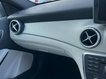 Mercedes-Benz GLA 1.6 GLA200 AMG Line (Executive) SUV 5dr Petrol 7G-DCT Euro 6 (s/