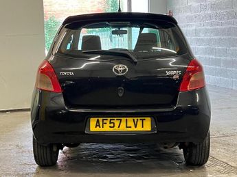 Toyota Yaris 1.3 VVT-i SR Hatchback 3dr Petrol Manual (141 g/km, 85 bhp)