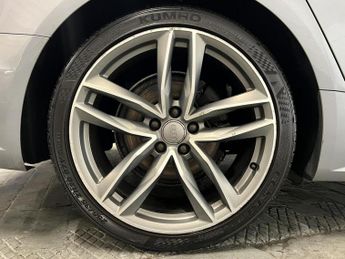 Audi A6 Avant 2.0 TDI ultra Black Edition Estate 5dr Diesel S Tronic Euro 6 (s