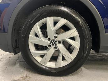 Volkswagen Tiguan Allspace 1.5 TSI Life SUV 5dr Petrol DSG Euro 6 (s/s) (150 ps)