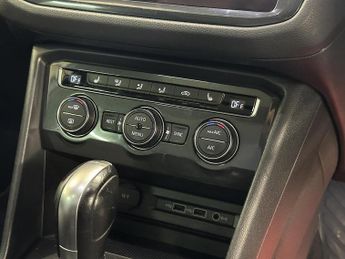 Volkswagen Tiguan 2.0 TDI R-Line SUV 5dr Diesel DSG 4Motion Euro 6 (s/s) (150 ps)