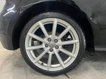 Volkswagen Golf 2.0 TSI R Hatchback 5dr Petrol DSG 4Motion Euro 6 (s/s) (300 ps)