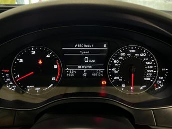 Audi A6 Avant 2.0 TDI ultra Black Edition Estate 5dr Diesel S Tronic Euro 6 (s