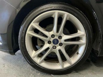 Ford Mondeo 2.0 TDCi Titanium Hatchback 5dr Diesel Powershift Euro 6 (s/s) (