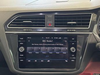 Volkswagen Tiguan 2.0 TDI R-Line SUV 5dr Diesel DSG 4Motion Euro 6 (s/s) (150 ps)