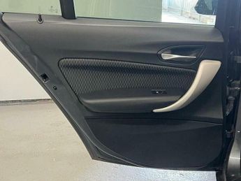 BMW 1 Series 2.0 116d SE Hatchback 5dr Diesel Auto Euro 5 (s/s) (116 ps)