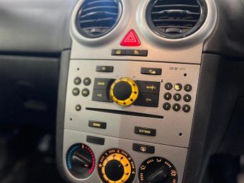 Audi A6 Avant 2.0 TDI ultra Black Edition Estate 5dr Diesel S Tronic Euro 6 (s