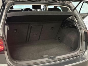 Volkswagen e-Golf 35.8kWh e-Golf Hatchback 5dr Electric Auto (136 ps)