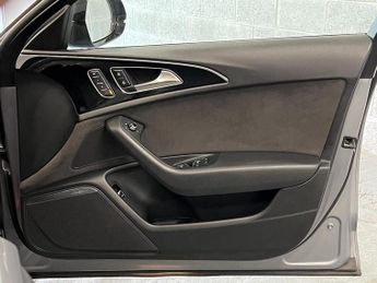 Audi A6 Avant 2.0 TDI ultra Black Edition Estate 5dr Diesel S Tronic Euro 6 (s