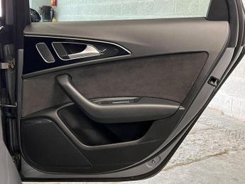 Audi A6 Avant 2.0 TDI ultra Black Edition Estate 5dr Diesel S Tronic Euro 6 (s