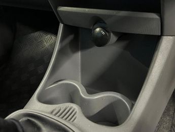 Peugeot 107 1.0 12V Urban Move Hatchback 3dr Petrol Manual Euro 4 (68 ps)