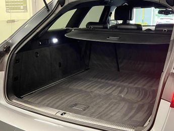 Audi A6 Avant 2.0 TDI ultra Black Edition Estate 5dr Diesel S Tronic Euro 6 (s