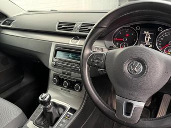 Volkswagen Passat 2.0 TDI BlueMotion Tech SE Euro 5 (s/s) 4dr