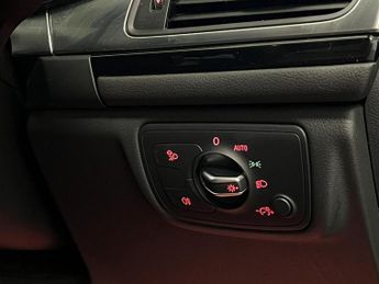 Audi A6 Avant 2.0 TDI ultra Black Edition Estate 5dr Diesel S Tronic Euro 6 (s