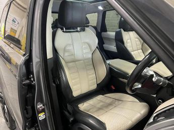 Land Rover Range Rover Sport 3.0 SD V6 Autobiography Dynamic SUV 5dr Diesel Auto 4WD Euro 6 (