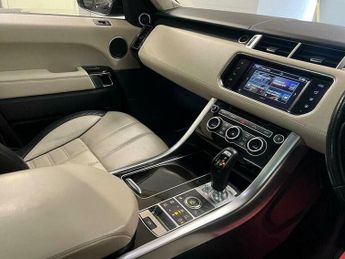 Land Rover Range Rover Sport 3.0 SD V6 Autobiography Dynamic SUV 5dr Diesel Auto 4WD Euro 6 (