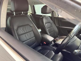 Volkswagen Passat 1.6 TDI BlueMotion Tech Executive Euro 5 (s/s) 5dr
