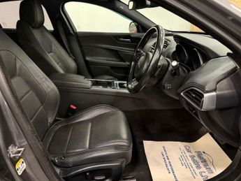 Jaguar Xe R-sport Auto Black Pack