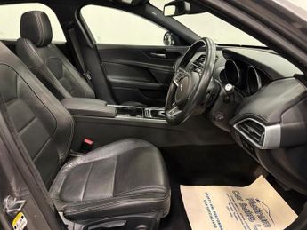 Jaguar Xe R-sport Auto Black Pack