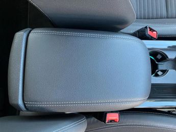 Ford Kuga 2.0 TDCi Titanium Edition 5dr 2WD