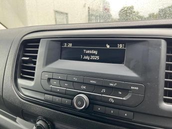 Vauxhall Vivaro 2700 1.5d 100PS Edition H1 Van