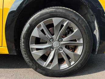 Peugeot 208 100kW Allure Premium + 50kWh 5dr Auto