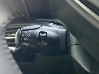 Peugeot 2008 100kW Allure 50kWh 5dr Auto