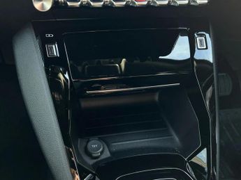 Peugeot 2008 100kW Allure 50kWh 5dr Auto