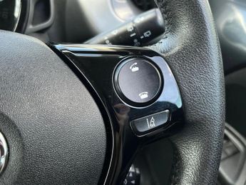 Toyota AYGO 1.0 VVT-i X-Trend TSS 5dr [Bi-tone]