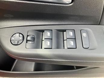 Vauxhall Corsa 100kW Yes 50kWh 5dr Auto