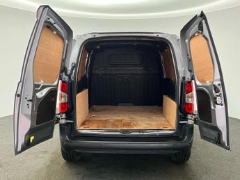 Vauxhall Combo Cargo 2300 100kW Dynamic 50kWh H1 Van Auto