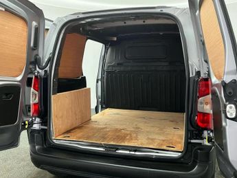 Vauxhall Combo Cargo 2300 100kW Dynamic 50kWh H1 Van Auto