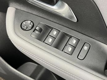 Vauxhall Mokka 100kW Design 50kWh 5dr Auto