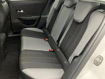 Vauxhall Mokka 100kW Design 50kWh 5dr Auto