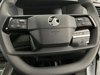 Vauxhall Vivaro 100kW 75kWh Prime H1 Van Auto