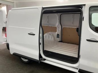 Vauxhall Vivaro 100kW 75kWh Prime H1 Van Auto