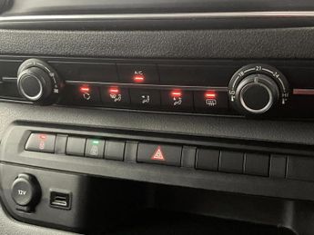 Vauxhall Vivaro Life 100kW Combi L 50kWh 5dr Auto