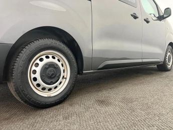 Vauxhall Vivaro Life 100kW Combi L 50kWh 5dr Auto