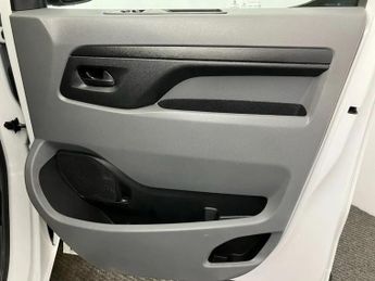 Vauxhall Vivaro 2900 1.5d 100PS Dynamic H1 Van